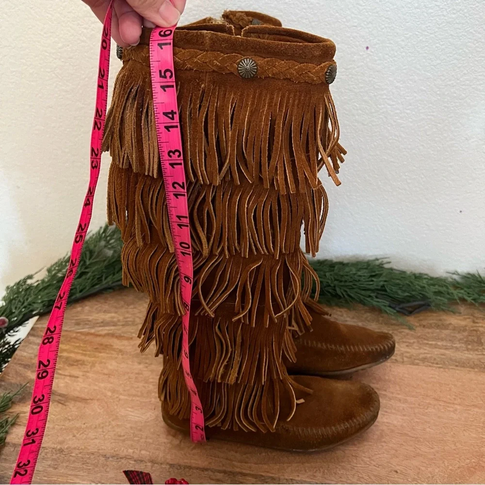 Minnetonka 5 Layer Fringed Brown Leather Tall Moccasin Boots Size 5